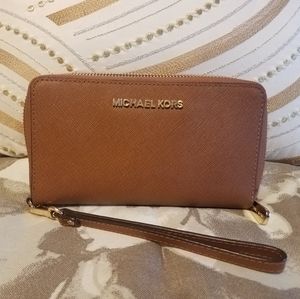 Michael Kors Wristlet Wallet